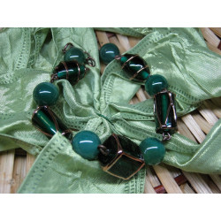 Glass beads + stone green...